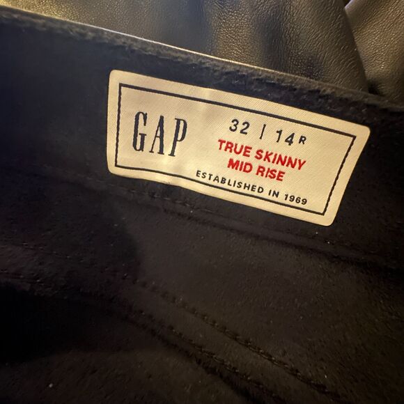 GAP Pants Women 32 / 14 R Black 5 Pocket Mid Rise Faux Leather True Skinny NWT - Picture 8 of 10